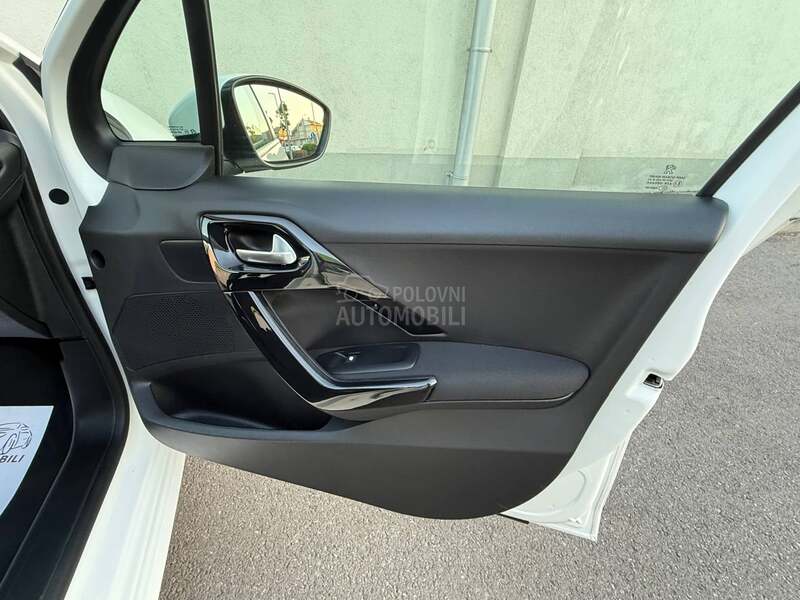 Peugeot 208 1.5HDI/ ACTIVE
