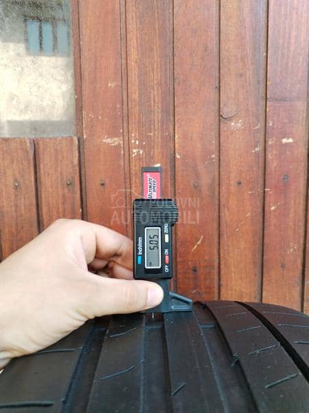 Continental 235/35 R19 Letnja