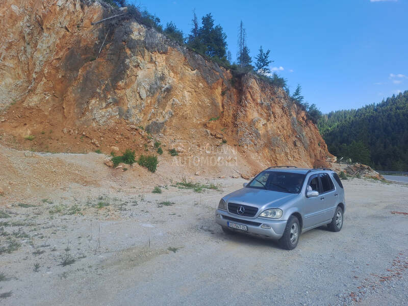 Mercedes Benz ML 270 bukvalno nov