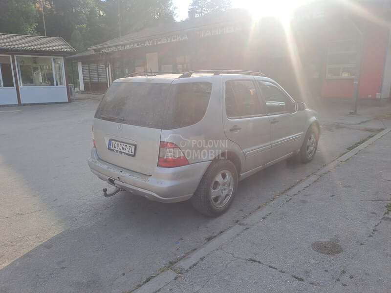 Mercedes Benz ML 270 bukvalno nov