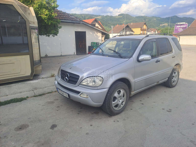 Mercedes Benz ML 270 bukvalno nov