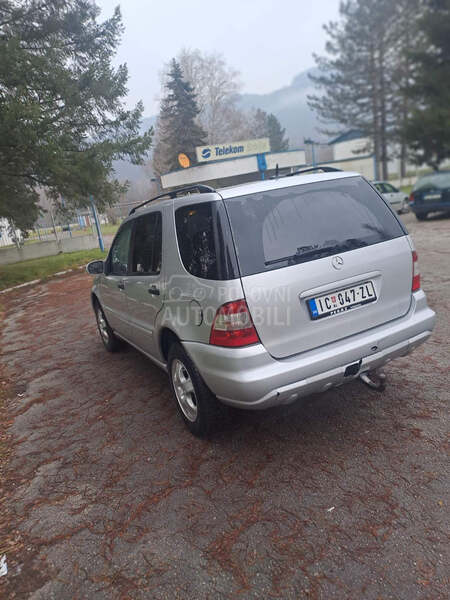 Mercedes Benz ML 270 bukvalno nov
