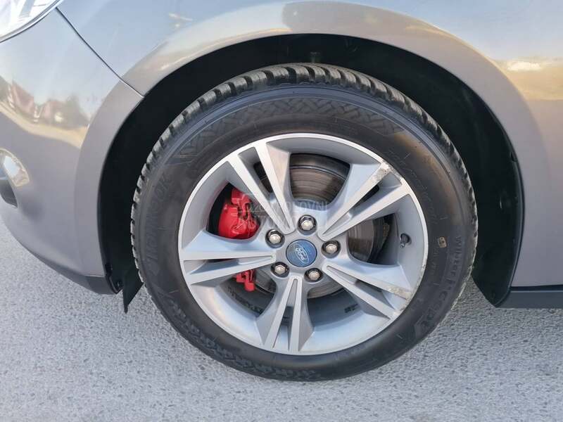 Ford Focus 1.0i TREND CH