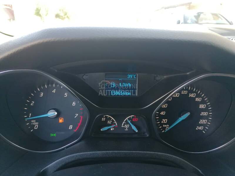 Ford Focus 1.0i TREND CH