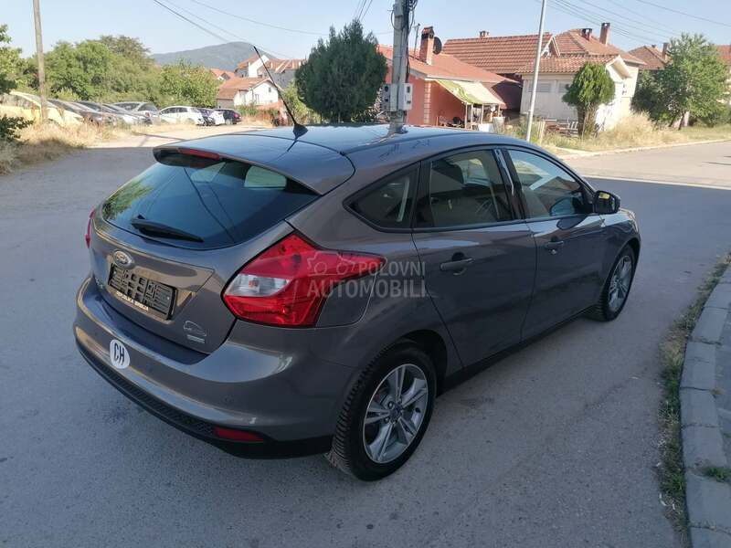 Ford Focus 1.0i TREND CH