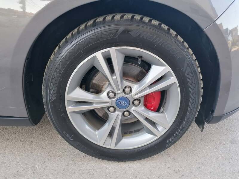 Ford Focus 1.0i TREND CH