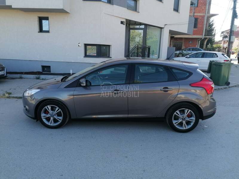 Ford Focus 1.0i TREND CH