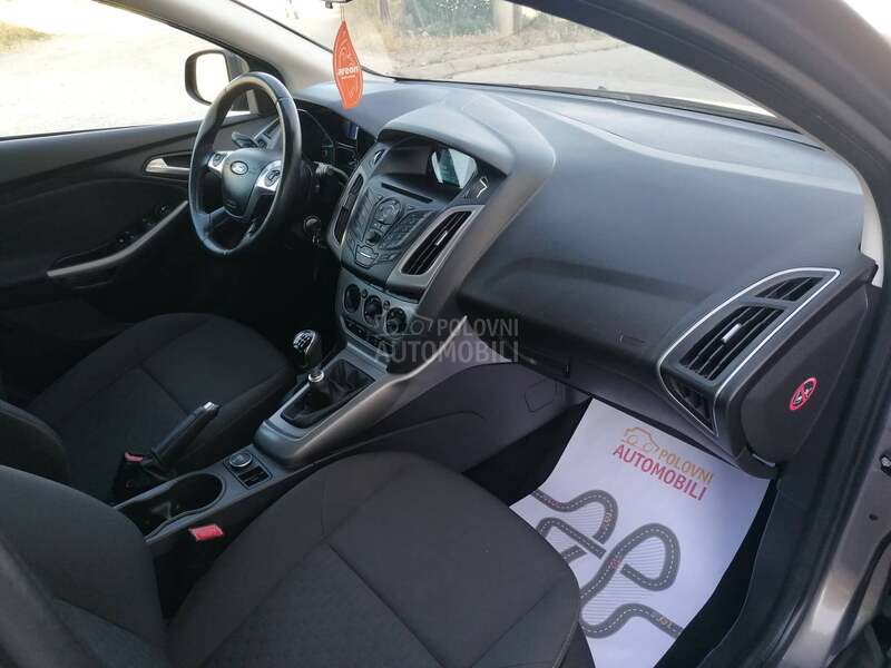 Ford Focus 1.0i TREND CH