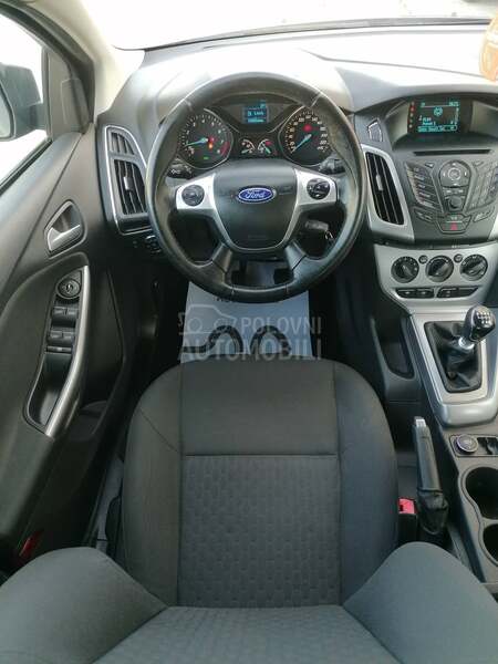 Ford Focus 1.0i TREND CH