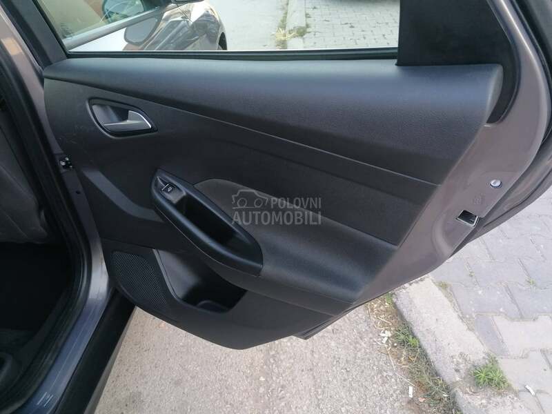 Ford Focus 1.0i TREND CH
