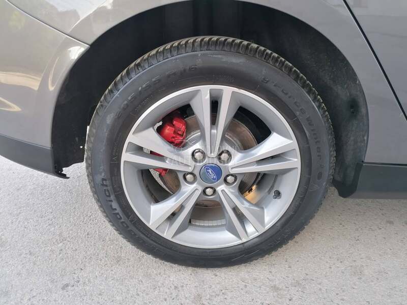 Ford Focus 1.0i TREND CH
