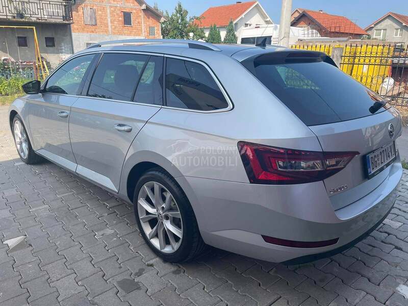 Škoda Superb 