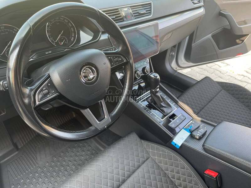 Škoda Superb 
