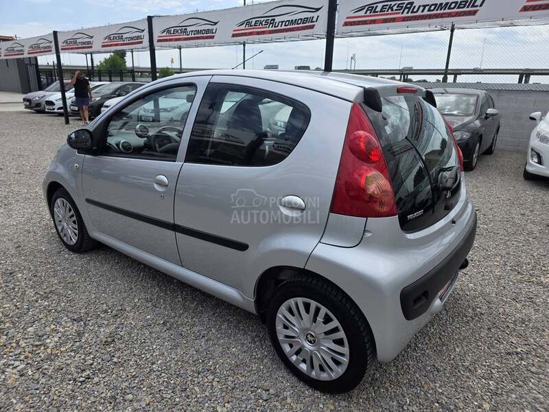 Peugeot 107 1.0/CH/176.000 K.M