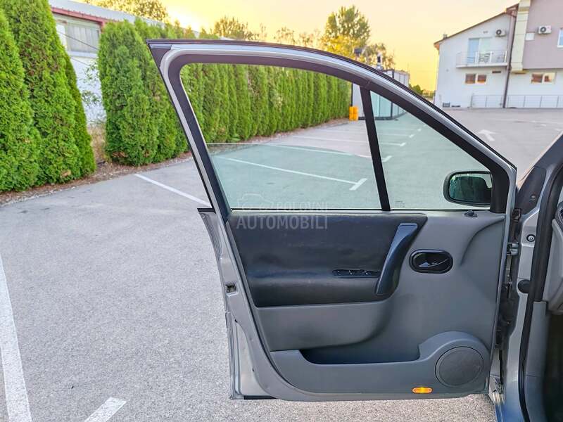 Renault Scenic 1.9 dCi