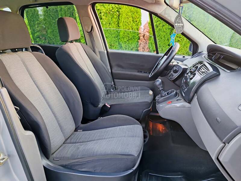 Renault Scenic 1.9 dCi