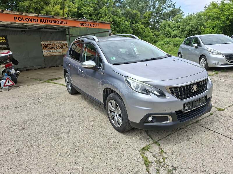Peugeot 2008 1,2 STYLE