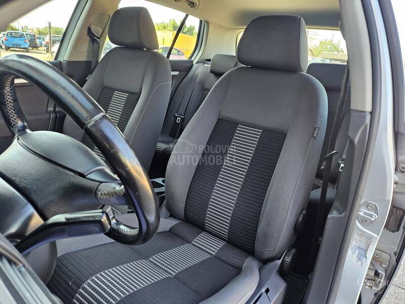 Volkswagen Golf 5 1.9 TDI 66 K W