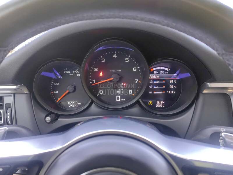 Porsche Macan 