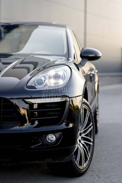 Porsche Macan S