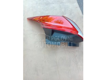 Desna stop lampa mk3 hecbek za Ford Focus od 2011. do 2014. god.