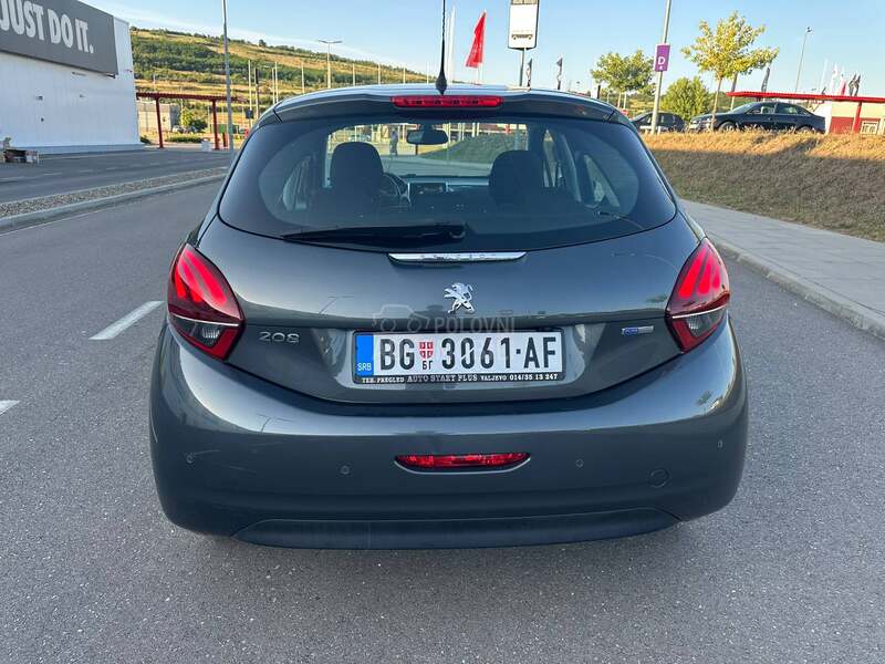 Peugeot 208 