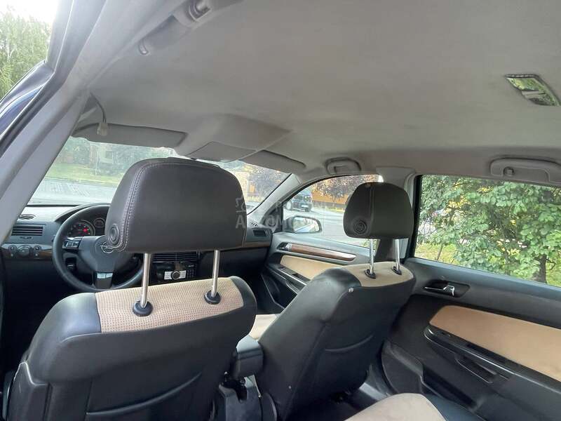 Opel Astra H 