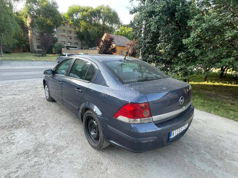 Opel Astra H 
