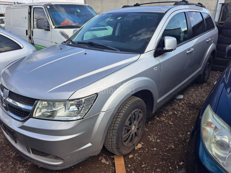 KOMPLET AUTO U DELOVIMA