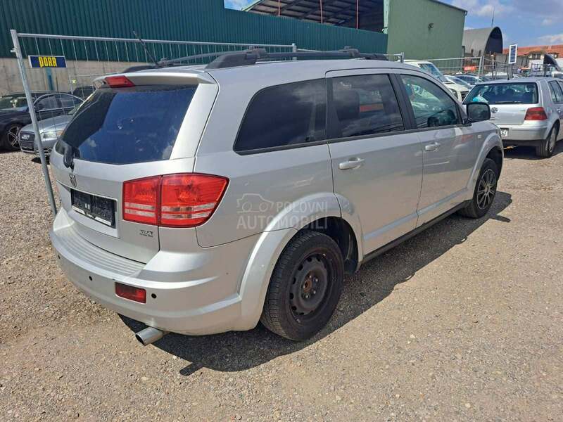 KOMPLET AUTO U DELOVIMA