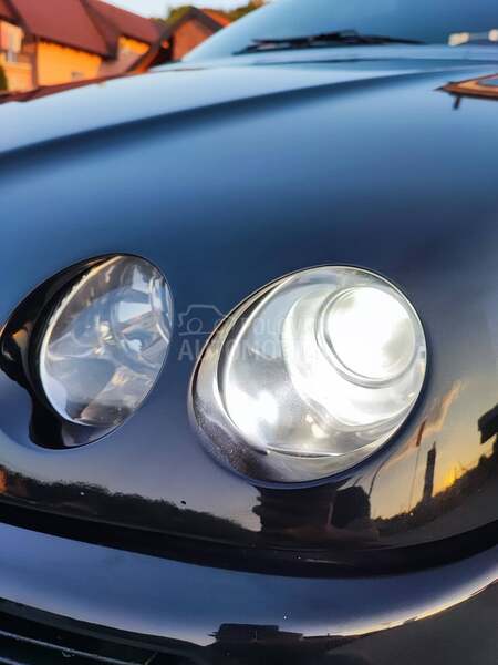 Alfa Romeo GTV 