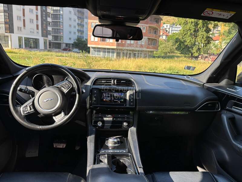 Jaguar F pace 