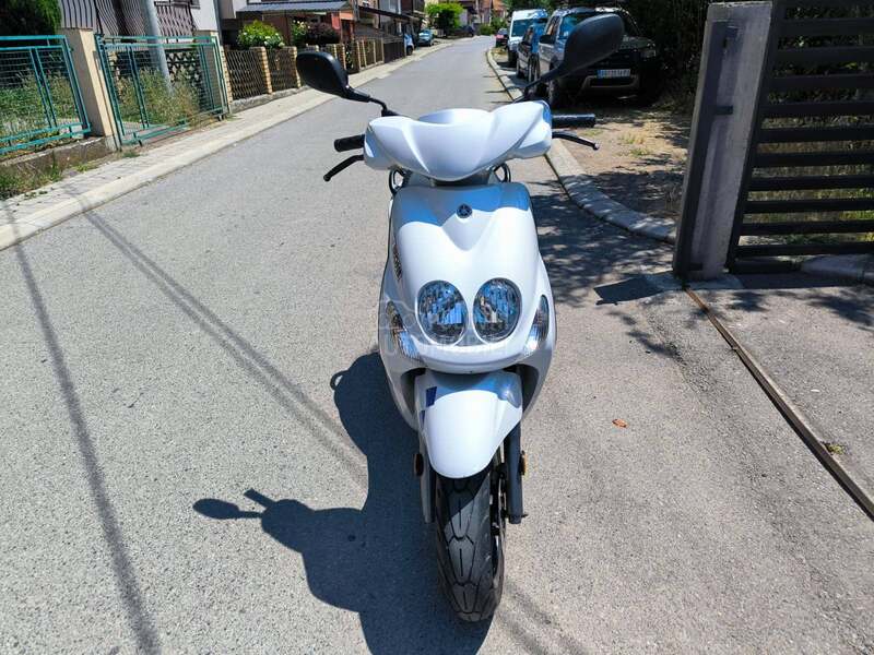Yamaha Neos