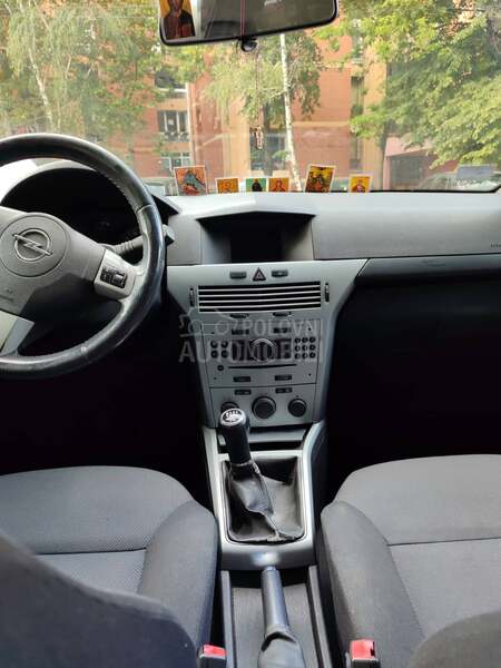 Opel Astra H 
