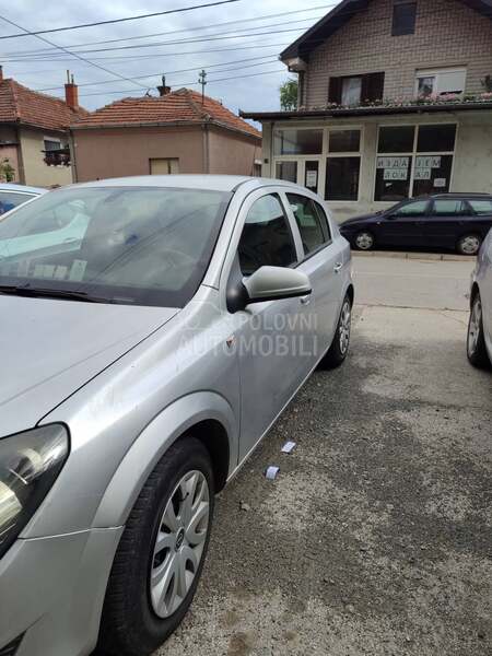 Opel Astra H 