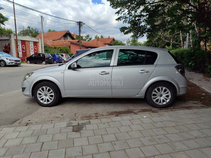 Opel Astra H 