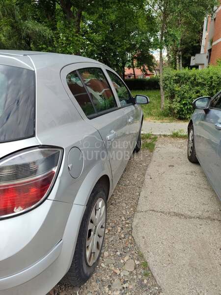 Opel Astra H 