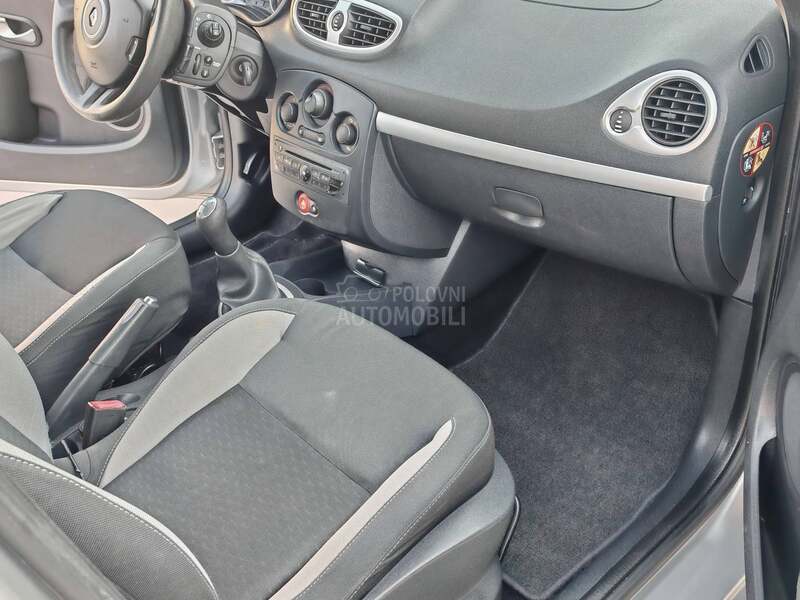 Renault Clio 1.2 5.5k.w CH NA.VI