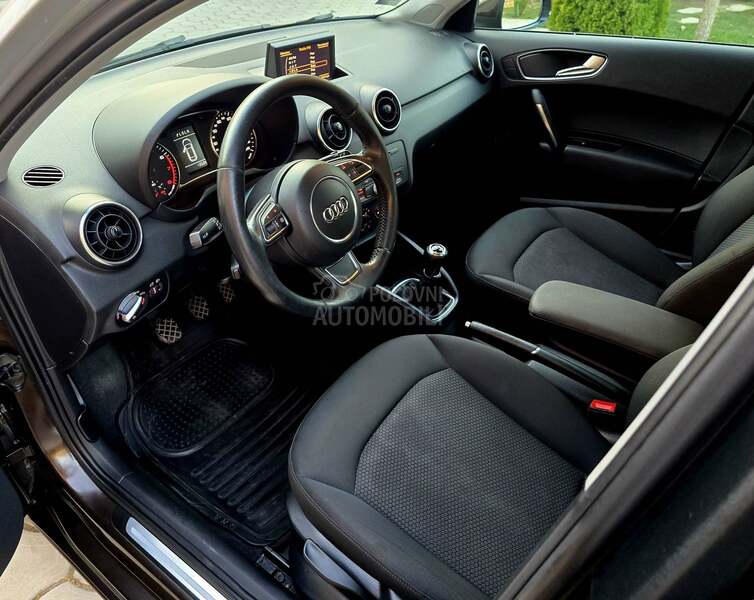 Audi A1 BiCOLOR / N.A.V.I