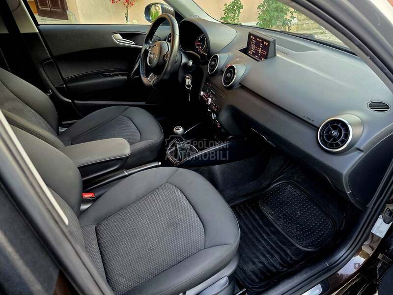 Audi A1 BiCOLOR / N.A.V.I