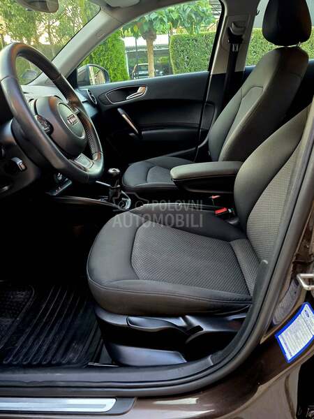 Audi A1 BiCOLOR / N.A.V.I