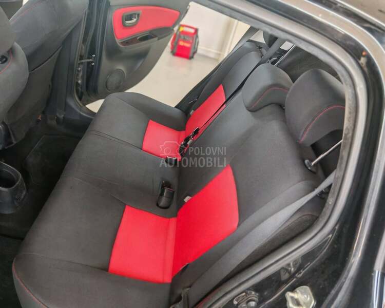 Toyota Yaris O.D.L.I.Č.N.A.CH
