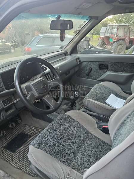 Opel Frontera 2.3