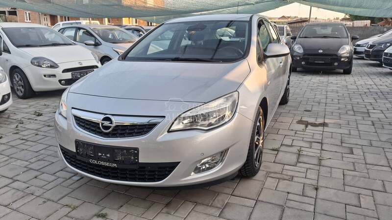 Opel Astra J 