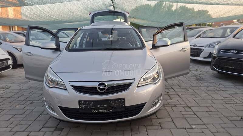 Opel Astra J 