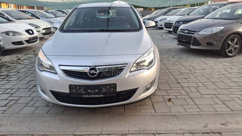 Opel Astra J 