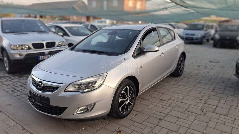 Opel Astra J 