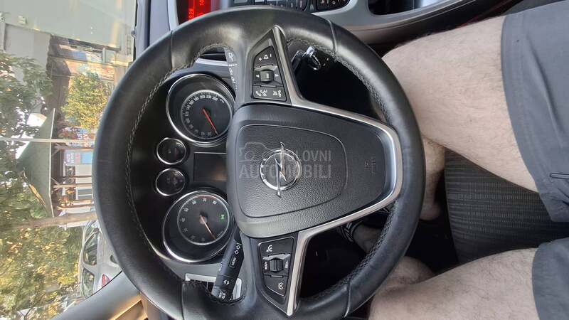 Opel Astra J 