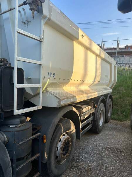 Iveco Traker 450