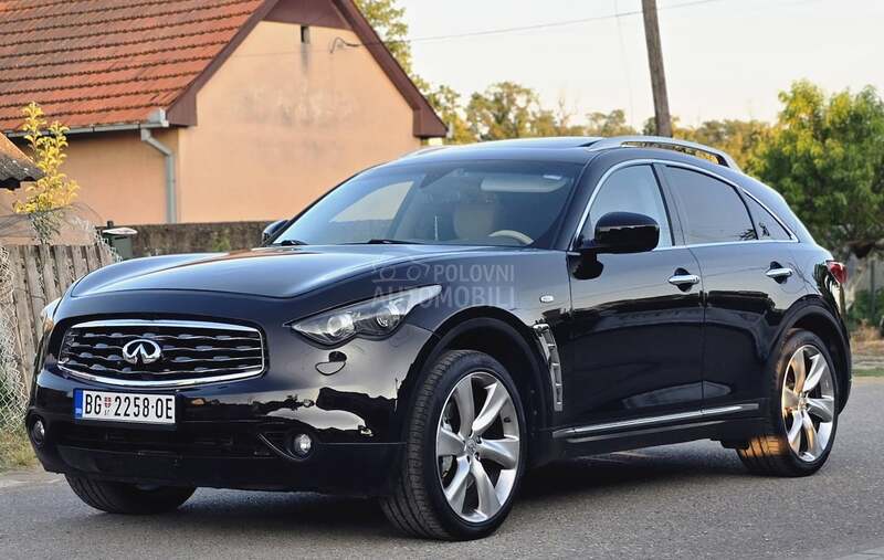 Infiniti FX30 